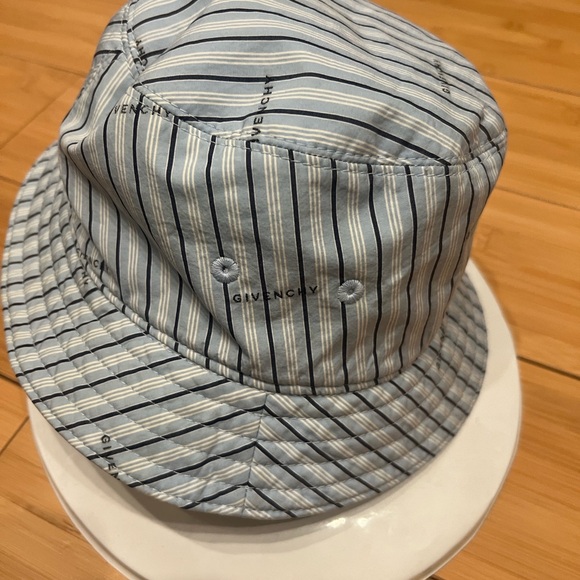 GIVENCHY REVERSIBLE BUCKET HAT BABY BLUE AND | Mercari Givenchy Reversible Bucket Hat in a baby blue and white striped cotton blend